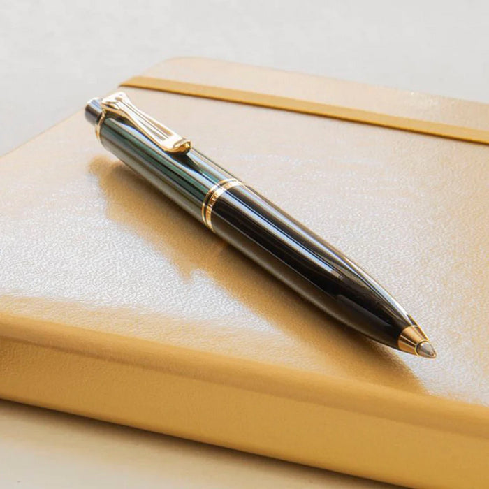 PIX PELIKAN Souveran K400, accesorii placate cu aur*